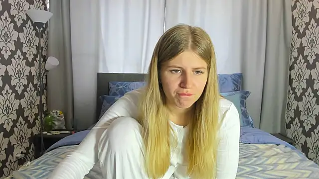 Snapshot of kirraa_ chatting on 09.20.25 kirraa  online show from 09.20.25