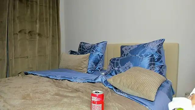 Snapshot of kirraa_ chatting on 10.26.25 kirraa  online show from 10.26.25