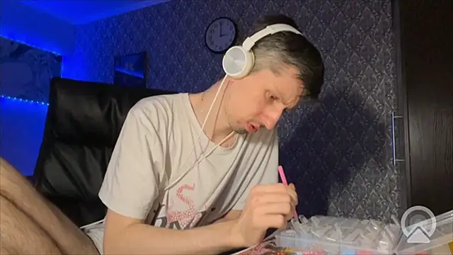 Aki-Laky online show from 04.19.26