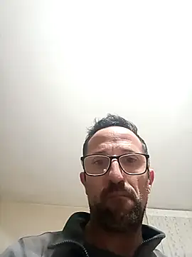 Snapshot of Porco81cazzo chatting on 12.17.25 Porco81cazzo online show from 12.17.25