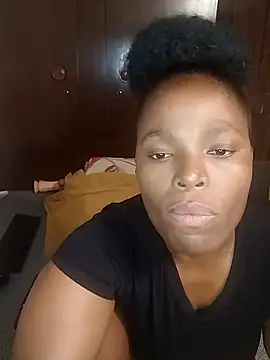 Snapshot of Smoochy_ chatting on 11.28.25 Smoochy online show from 11.28.25