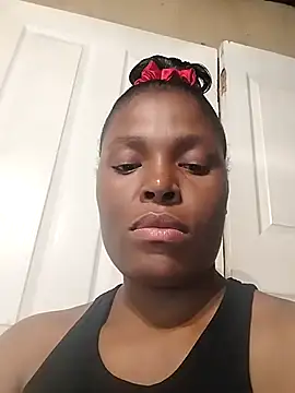 Snapshot of Smoochy_ chatting on 11.29.25 Smoochy online show from 11.29.25