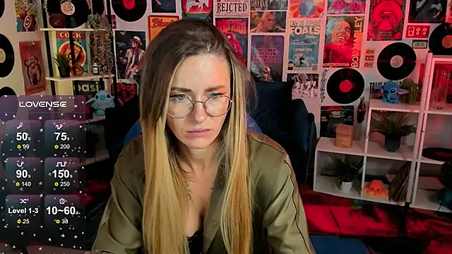 Snapshot of LadyIzabel chatting on 02.19.25 LadyIzabel online show from 02.19.25