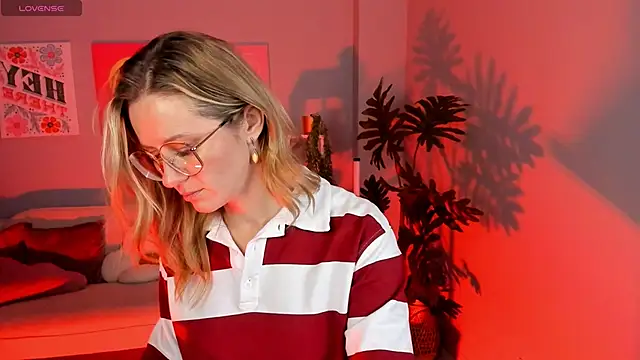 LadyIzabel online show from 02.13.26