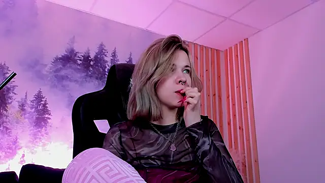 AliceSunday online show from 12.15.24