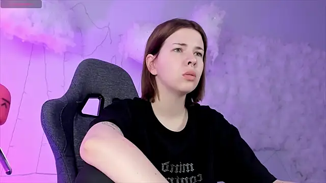 AliceSunday online show from 02.15.25