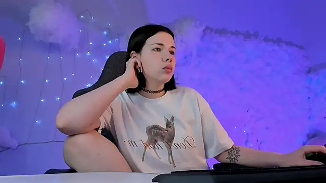 AliceSunday online show from 03.20.25