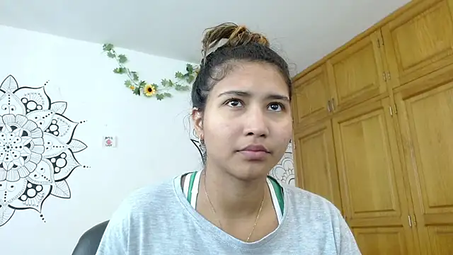 Snapshot of mariana_gimenez chatting on 12.06.24 mariana gimenez online show from 12.06.24