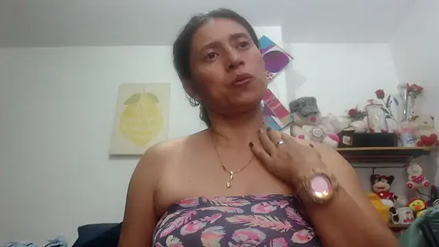 Snapshot of sexy_mary_69 chatting on 09.22.25 sexy mary 69 online show from 09.22.25