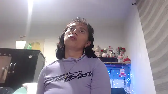 Snapshot of sexy_mary_69 chatting on 10.16.25 sexy mary 69 online show from 10.16.25