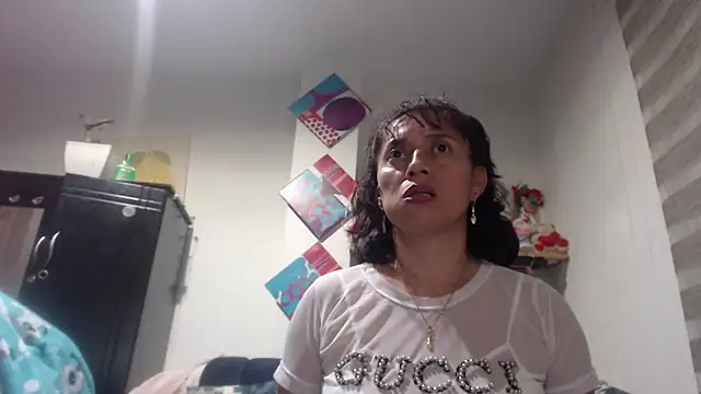 Snapshot of sexy_mary_69 chatting on 10.18.25 sexy mary 69 online show from 10.18.25