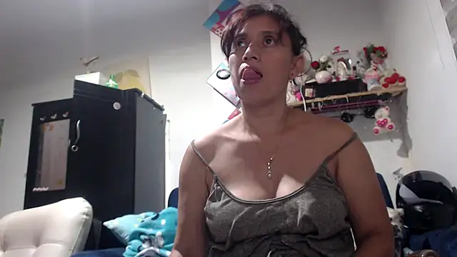 Snapshot of sexy_mary_69 chatting on 11.12.25 sexy mary 69 online show from 11.12.25