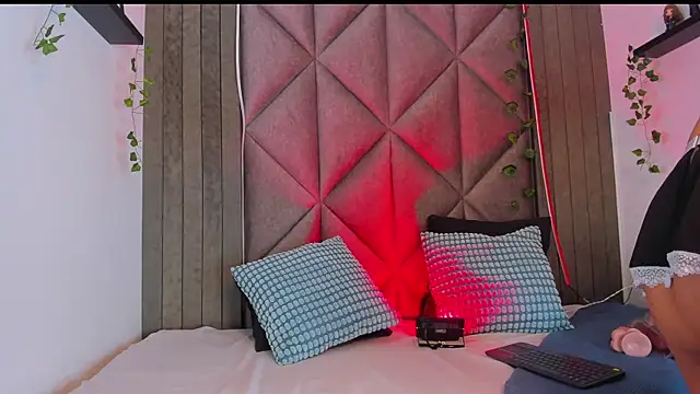 BriaConner  online show from 11.10.25