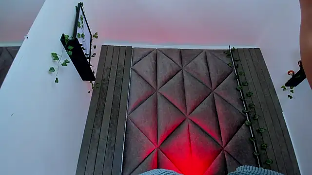 BriaConner  online show from 04.20.26