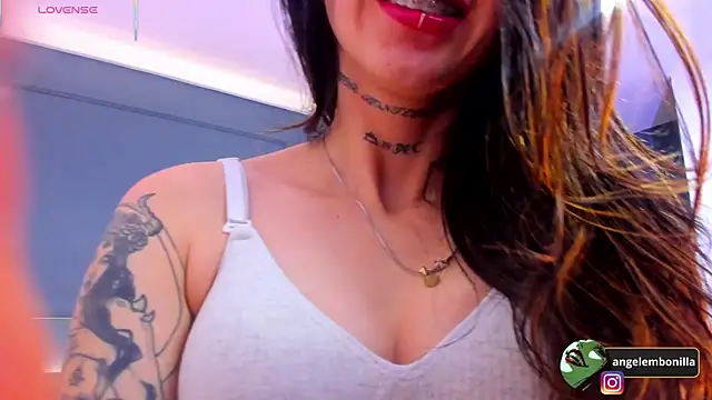 megan morgan01 online show from 11.26.25