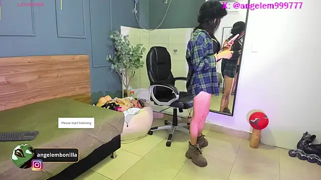 Snapshot of megan_morgan01 chatting on 06.11.26 megan morgan01 online show from 06.11.26