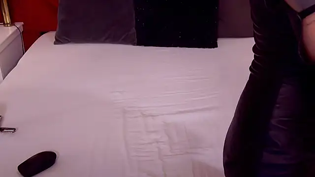 MinnieDrew online show from 01.22.25