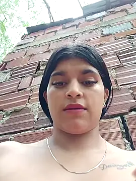 Snapshot of naughty-girl01 chatting on 01.05.25 naughty-girl01 online show from 01.05.25