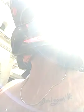 Snapshot of naughty-girl01 chatting on 01.10.25 naughty-girl01 online show from 01.10.25