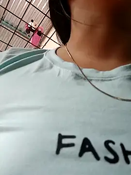 Snapshot of naughty-girl01 chatting on 02.05.25 naughty-girl01 online show from 02.05.25