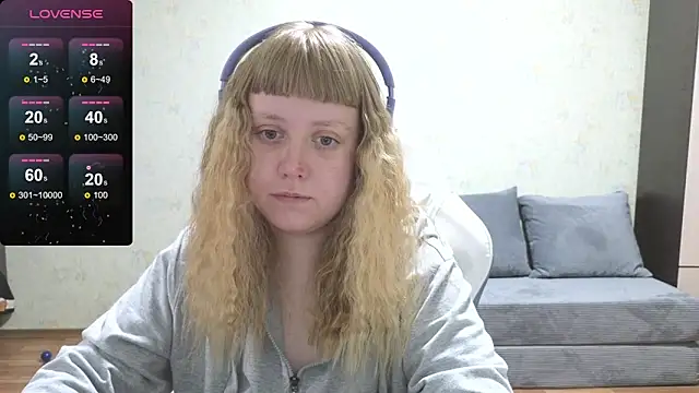 Snapshot of June_shy0 chatting on 05.17.26 June shy0 online show from 05.17.26