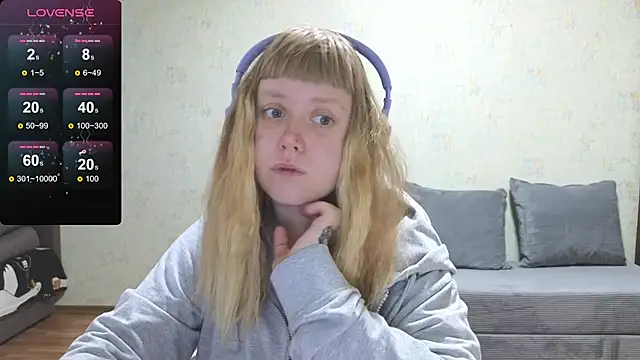 Snapshot of June_shy0 chatting on 05.18.26 June shy0 online show from 05.18.26