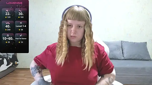 Snapshot of June_shy0 chatting on 05.19.26 June shy0 online show from 05.19.26