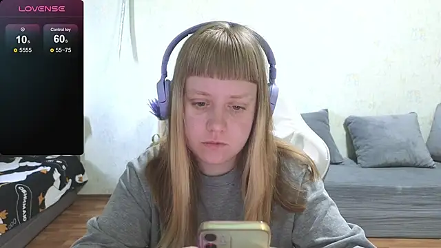 Snapshot of June_shy0 chatting on 06.08.26 June shy0 online show from 06.08.26