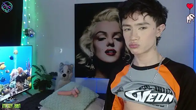 maxiy 001 online show from 05.17.26