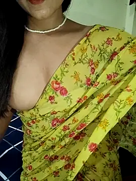 Snapshot of Meenakshi_ chatting on 10.10.25 Meenakshi  online show from 10.10.25