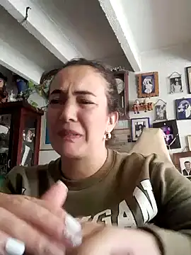 skayhot  online show from 01.18.25