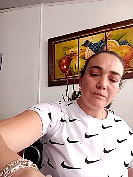 skayhot  online show from 02.27.25