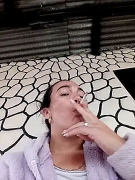 skayhot  online show from 03.16.25