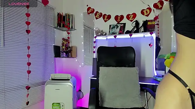 YUKIODAVIS online show from 02.21.25