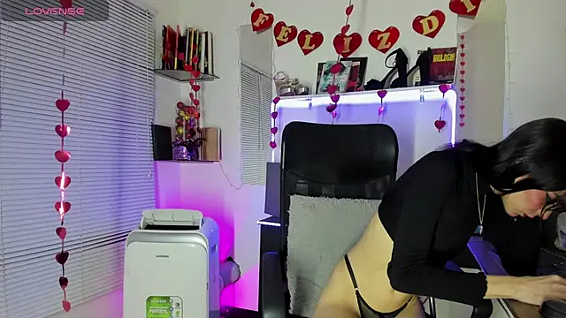 YUKIODAVIS online show from 02.21.25