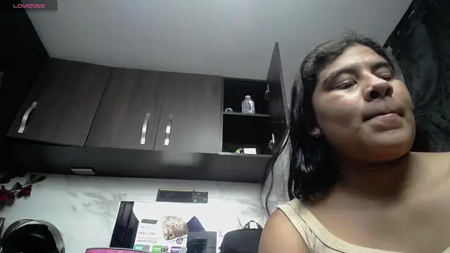 iniyalaboni online show from 10.24.25