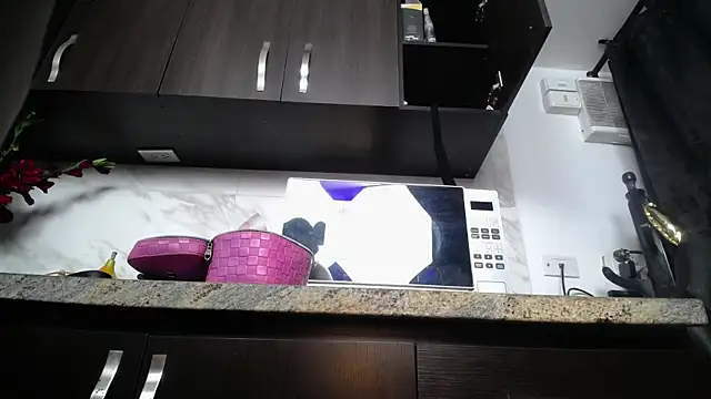 iniyalaboni online show from 11.22.25