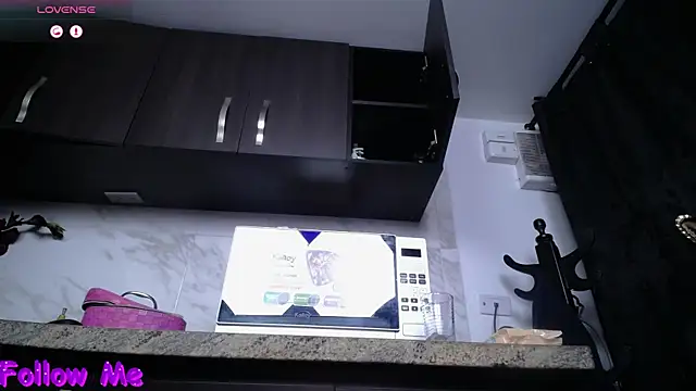 iniyalaboni online show from 12.18.25