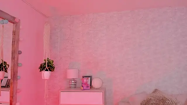 DahianaWalcott online show from 12.02.24