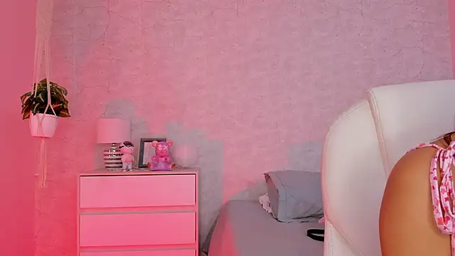 DahianaWalcott online show from 12.09.24