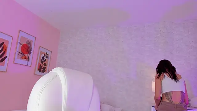 DahianaWalcott online show from 03.10.25