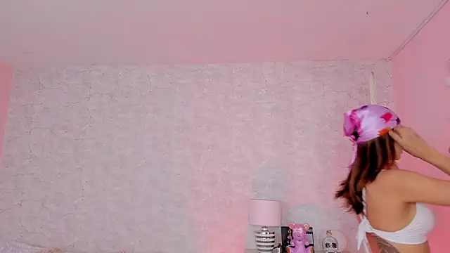 DahianaWalcott online show from 03.19.25