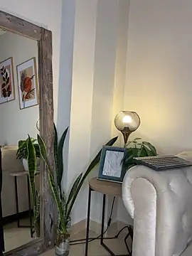 DahianaWalcott online show from 10.10.25