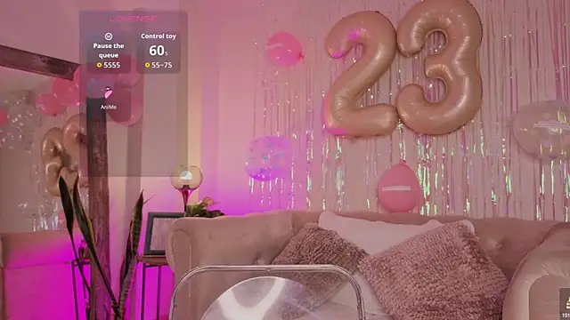 DahianaWalcott online show from 10.21.25