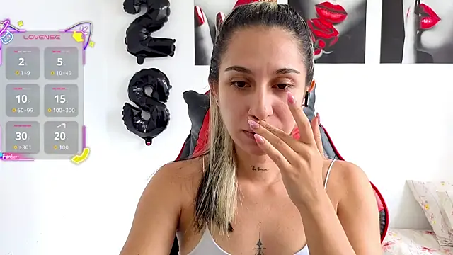Snapshot of tammyandrade_ chatting on 09.15.25 tammyandrade  online show from 09.15.25