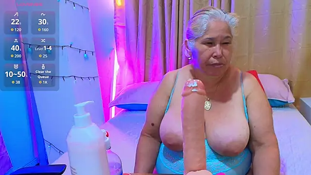 girl amada online show from 12.13.25