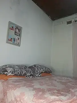 Goodgirlsue 77 online show from 11.27.25