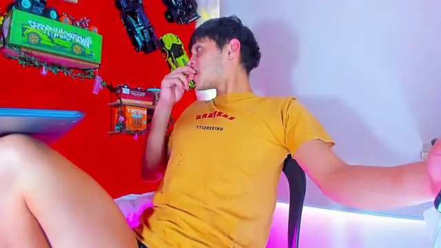 LilOwen  online show from 09.29.25