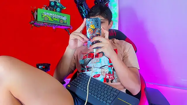 LilOwen  online show from 10.13.25