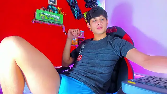 LilOwen  online show from 10.17.25